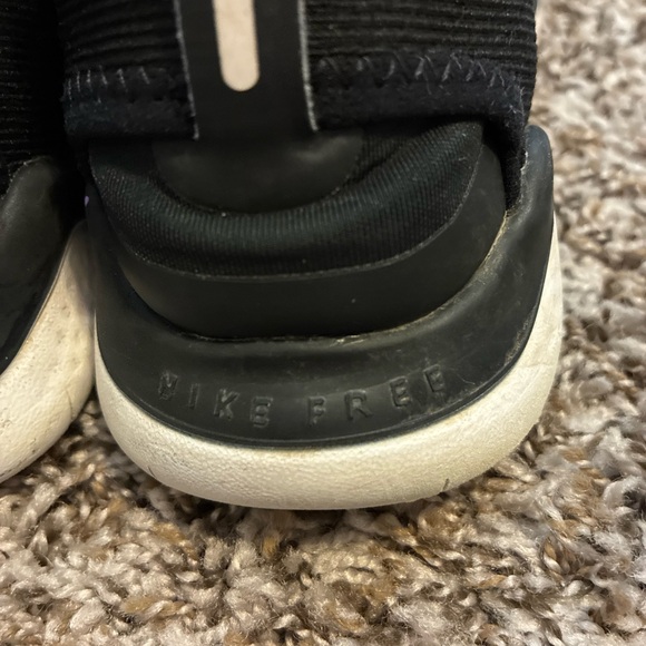 Nike Women’s Black Lace Up Free RN Running Shoes Black- Size 7.5 - Picture 5 of 10